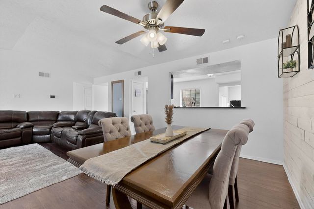 202 Pecos Loop SE, Rio Rancho, NM 87124