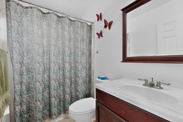 202 Pecos Loop SE, Rio Rancho, NM 87124