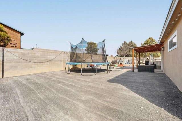 202 Pecos Loop SE, Rio Rancho, NM 87124