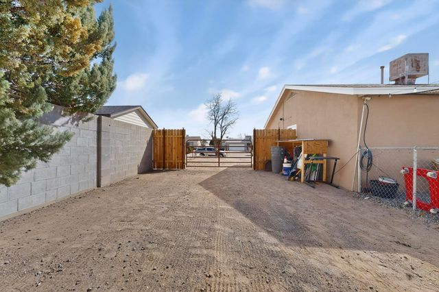 202 Pecos Loop SE, Rio Rancho, NM 87124