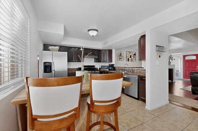 202 Pecos Loop SE, Rio Rancho, NM 87124