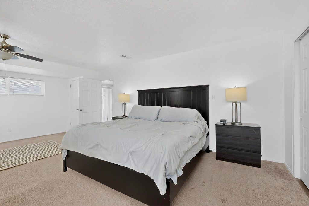 Image 15 of property listing at 202 Pecos Loop SE, Rio Rancho, NM 87124