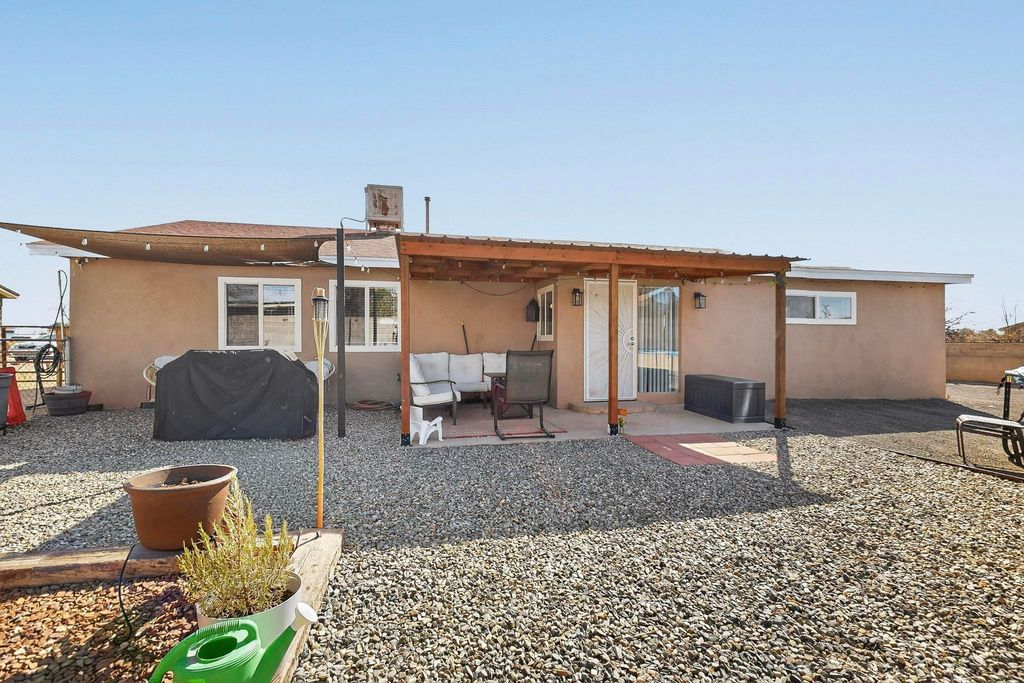 Image 34 of property listing at 202 Pecos Loop SE, Rio Rancho, NM 87124