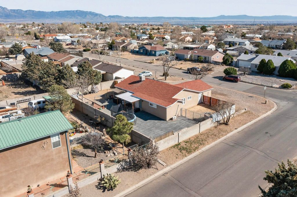 Image 45 of property listing at 202 Pecos Loop SE, Rio Rancho, NM 87124