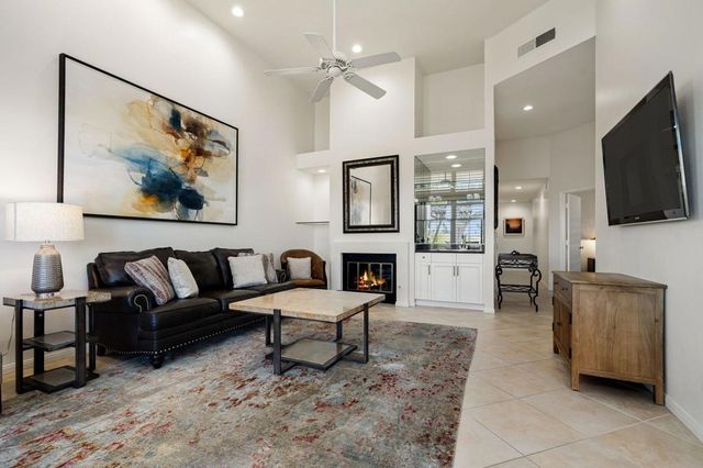 54914 Oaktree, La Quinta, CA 92253