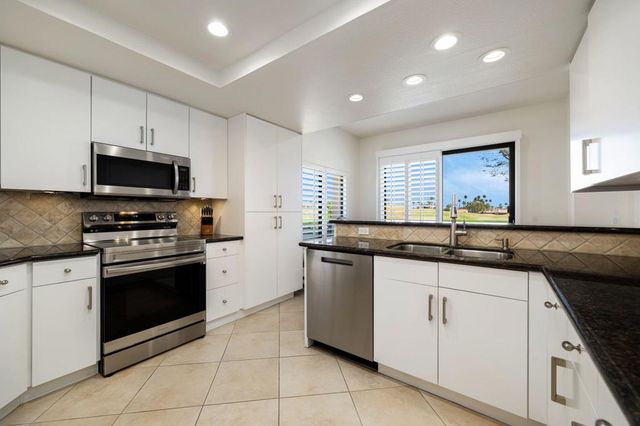 54914 Oaktree, La Quinta, CA 92253