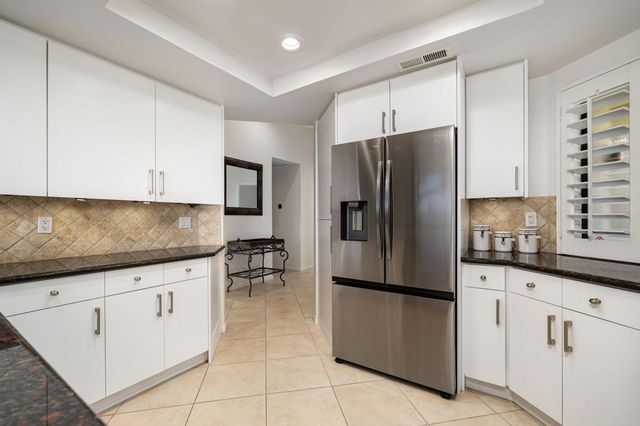 54914 Oaktree, La Quinta, CA 92253