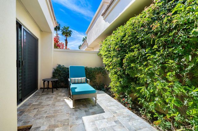 54914 Oaktree, La Quinta, CA 92253