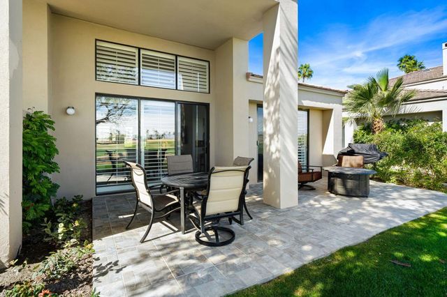 54914 Oaktree, La Quinta, CA 92253