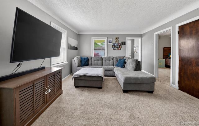 22410 Glen Court, St. Clair Shores, MI 48080