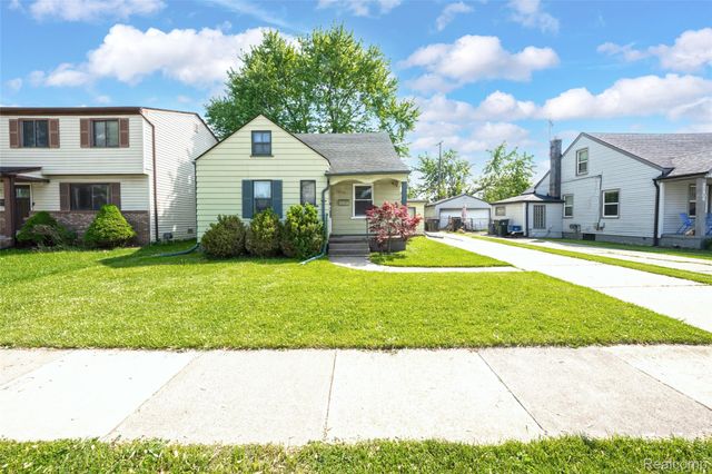 22410 Glen Court, St. Clair Shores, MI 48080