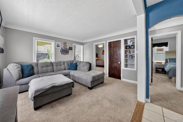 22410 Glen Court, St. Clair Shores, MI 48080