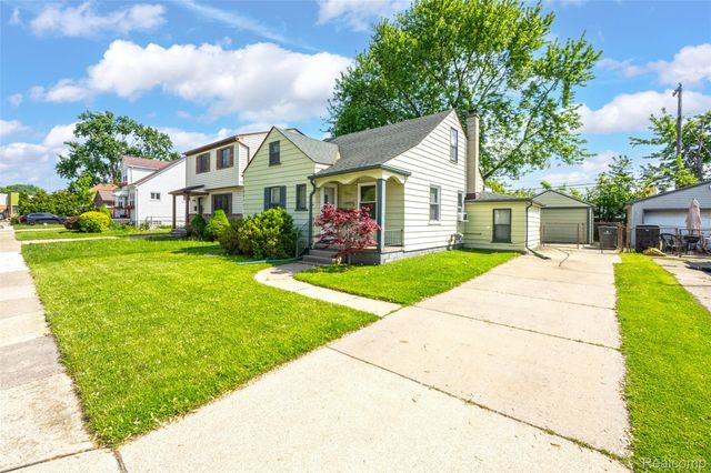 22410 Glen Court, St. Clair Shores, MI 48080