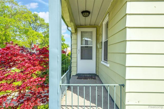22410 Glen Court, St. Clair Shores, MI 48080