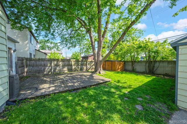 22410 Glen Court, St. Clair Shores, MI 48080