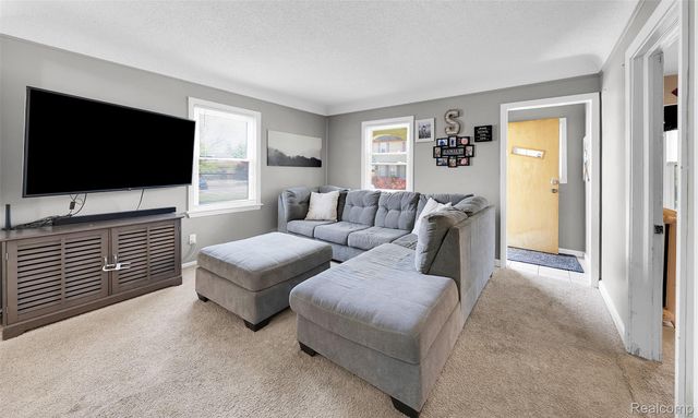 22410 Glen Court, St. Clair Shores, MI 48080