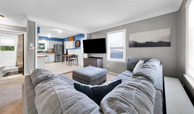 22410 Glen Court, St. Clair Shores, MI 48080