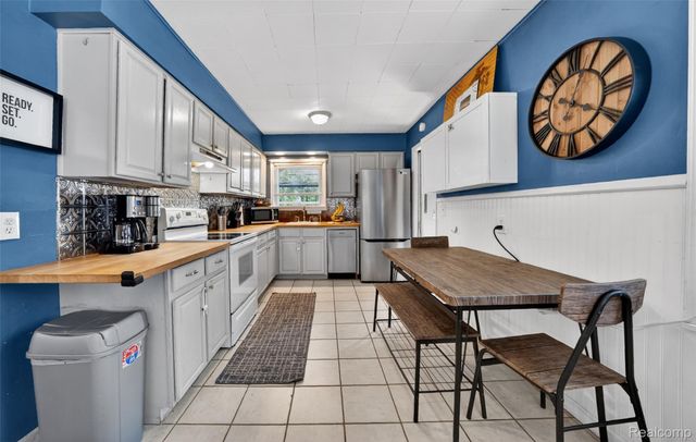22410 Glen Court, St. Clair Shores, MI 48080