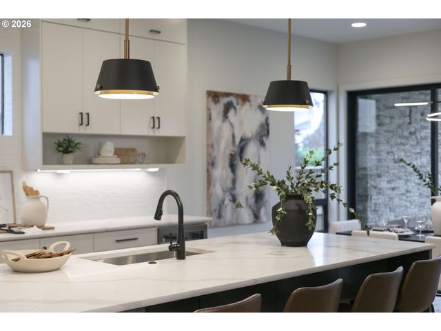 4977 SUMMIT St, West Linn, OR 97068