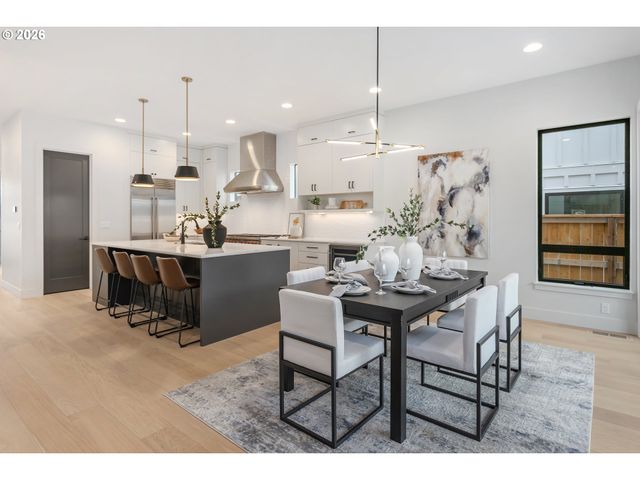 4977 SUMMIT St, West Linn, OR 97068