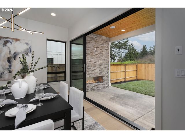 4977 SUMMIT St, West Linn, OR 97068