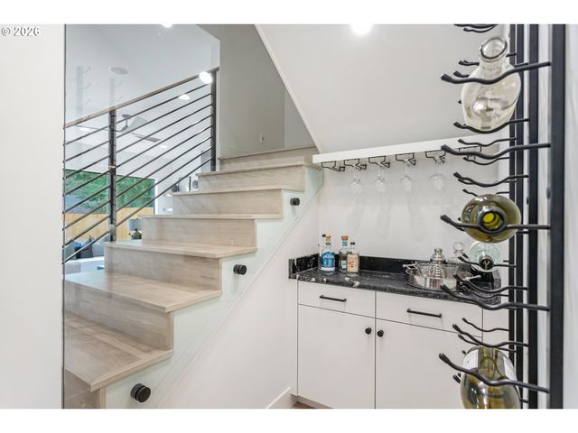 4977 SUMMIT St, West Linn, OR 97068