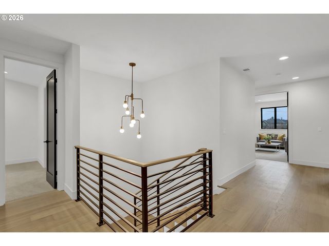 4977 SUMMIT St, West Linn, OR 97068