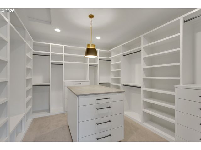 4977 SUMMIT St, West Linn, OR 97068