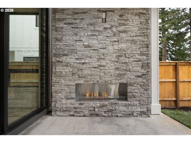 4977 SUMMIT St, West Linn, OR 97068