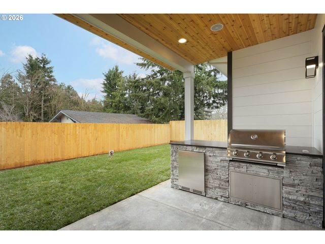 4977 SUMMIT St, West Linn, OR 97068