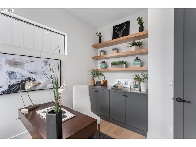 4977 SUMMIT St, West Linn, OR 97068