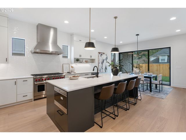 4977 SUMMIT St, West Linn, OR 97068