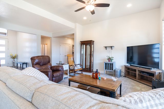 3158 E FUCHSIA DR, St. George, UT 84790