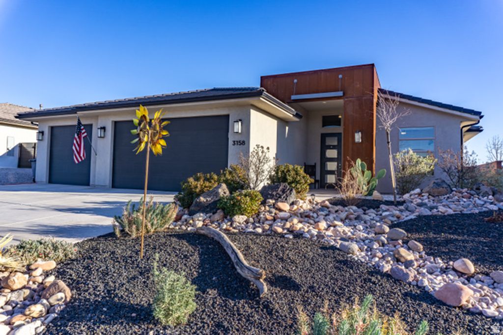 3158 E FUCHSIA DR, St. George, UT 84790