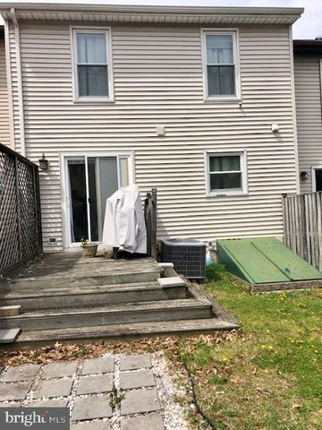 15 ROBIN RIDGE, Parkville, MD 21234