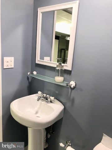 15 ROBIN RIDGE, Parkville, MD 21234