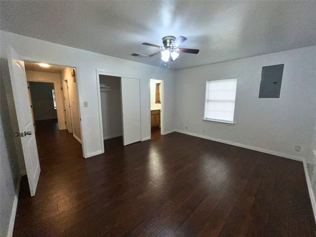 1025 Warden Street, Benbrook, TX 76126
