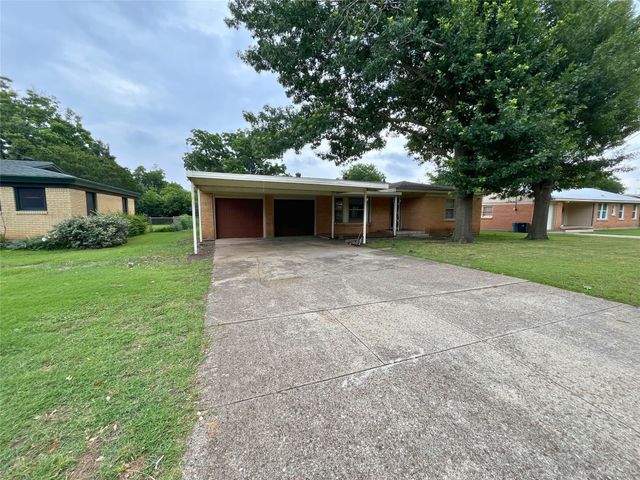 1025 Warden Street, Benbrook, TX 76126