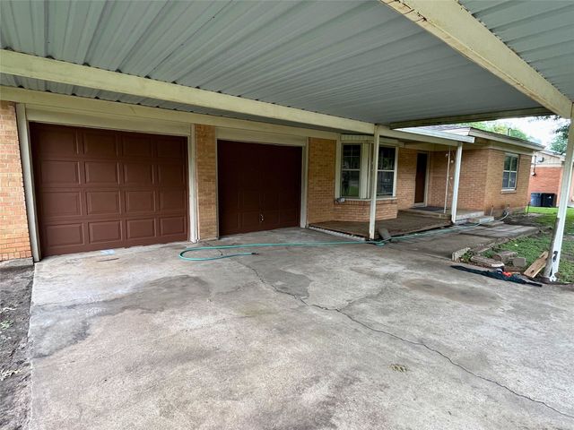 1025 Warden Street, Benbrook, TX 76126