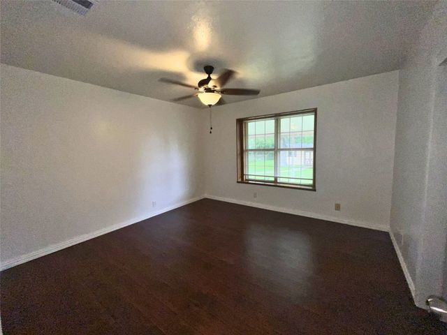 1025 Warden Street, Benbrook, TX 76126