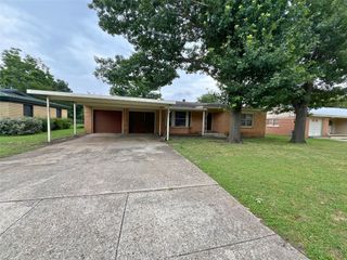 1025 Warden Street, Benbrook, TX 76126