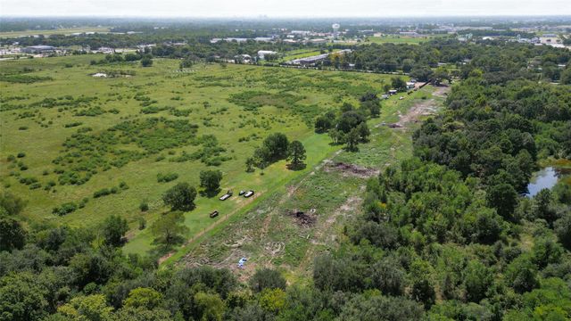 418 W Archer Road, Baytown, TX 77521
