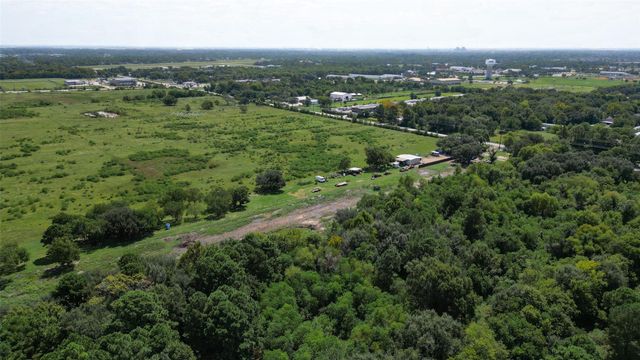 418 W Archer Road, Baytown, TX 77521