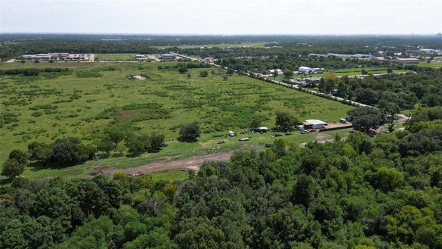 418 W Archer Road, Baytown, TX 77521