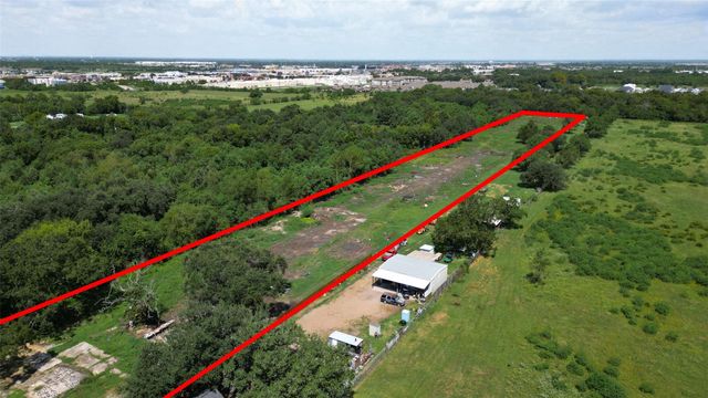 418 W Archer Road, Baytown, TX 77521