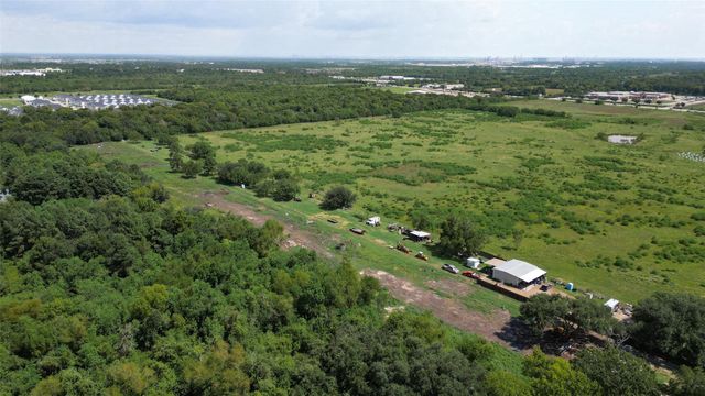 418 W Archer Road, Baytown, TX 77521
