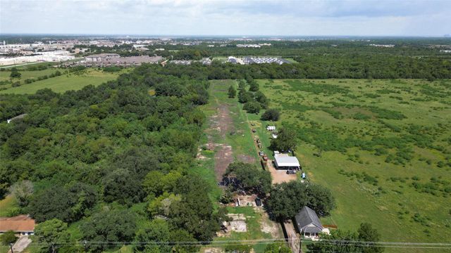 418 W Archer Road, Baytown, TX 77521