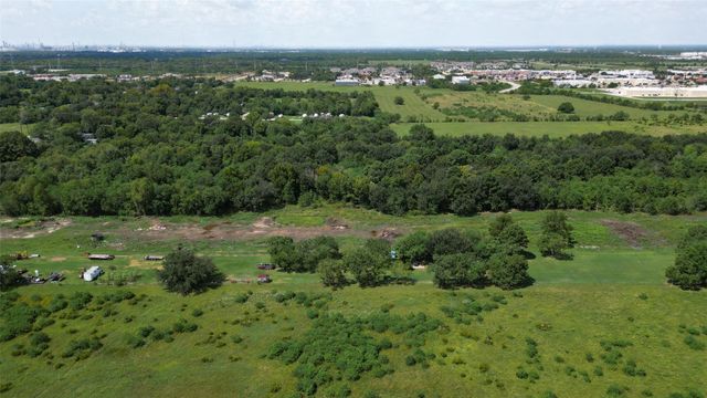 418 W Archer Road, Baytown, TX 77521