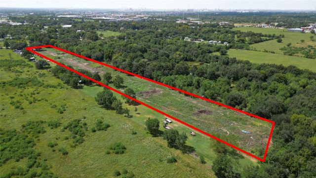 418 W Archer Road, Baytown, TX 77521
