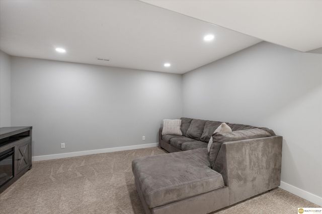 2441 N 191st Avenue, Omaha, NE 68022